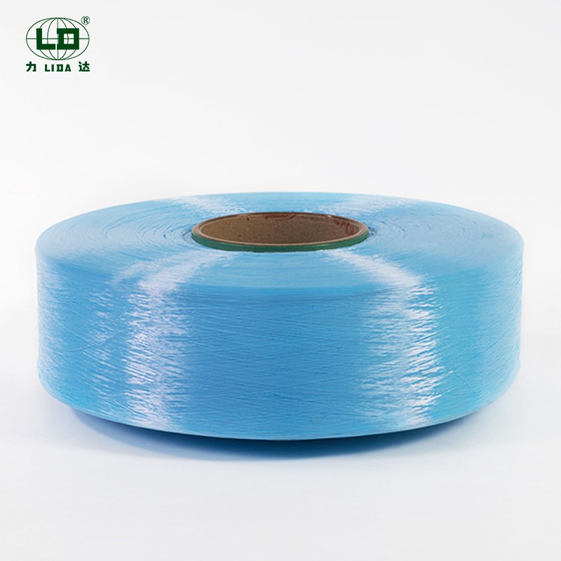 Vilka är egenskaperna hos Semi Dull Polyester Dope Dyed Filament Garn
